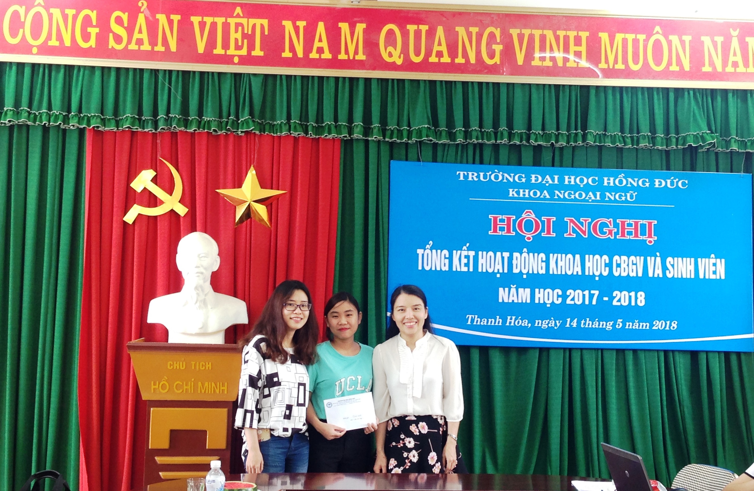Giải nhất: Nhóm sv Nguyễn Thị Ngọc – K18C