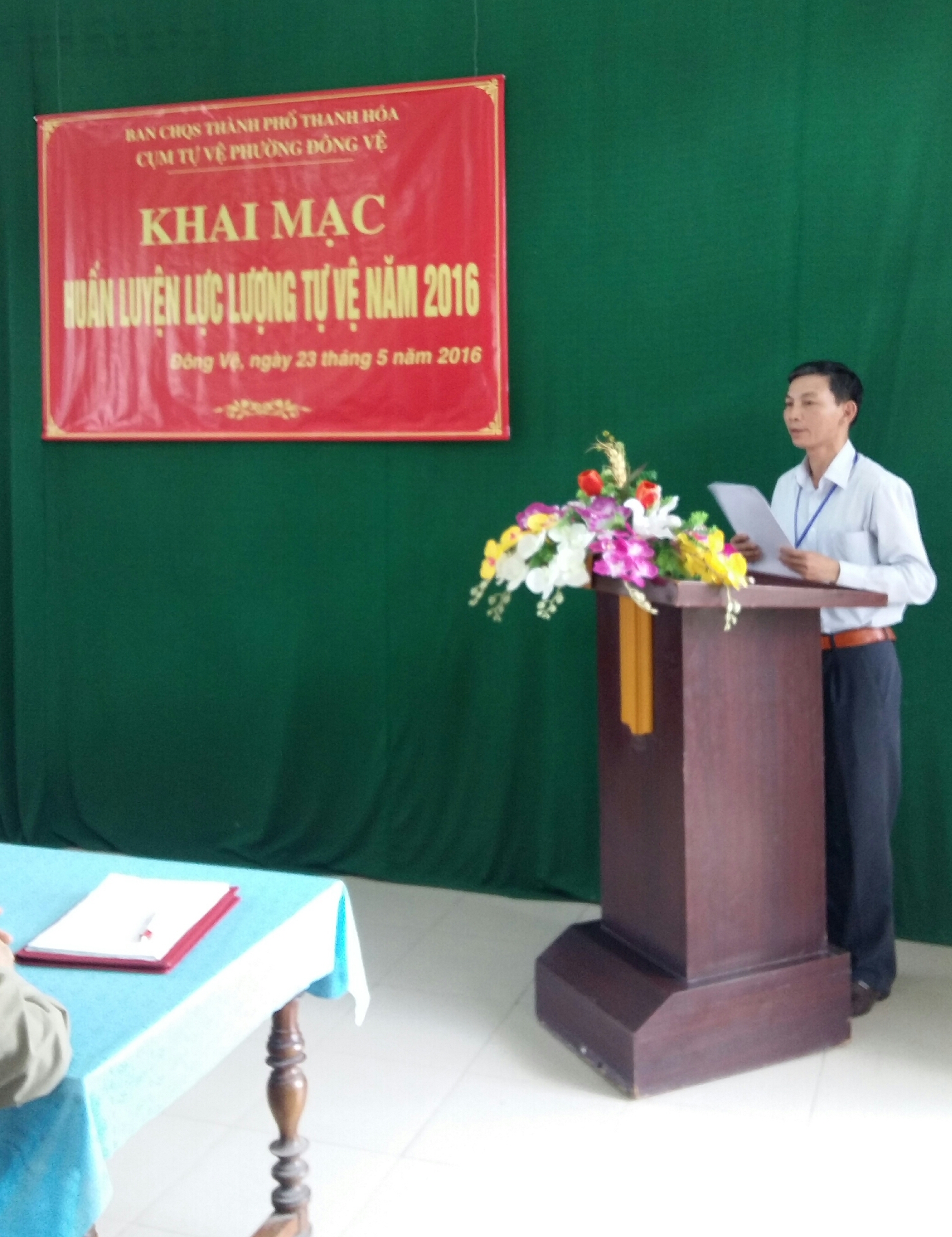 TS Hoàng Văn Thi, Phó Hiệu trưởng, Chỉ huy trưởng Ban CHQS phát biểu chỉ đạo đợt huấn luyện